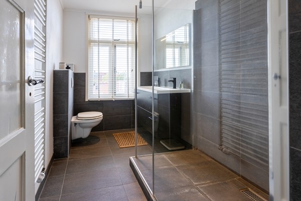 Medium property photo - Antwerpsestraatweg 436, 4625 AG Bergen op Zoom